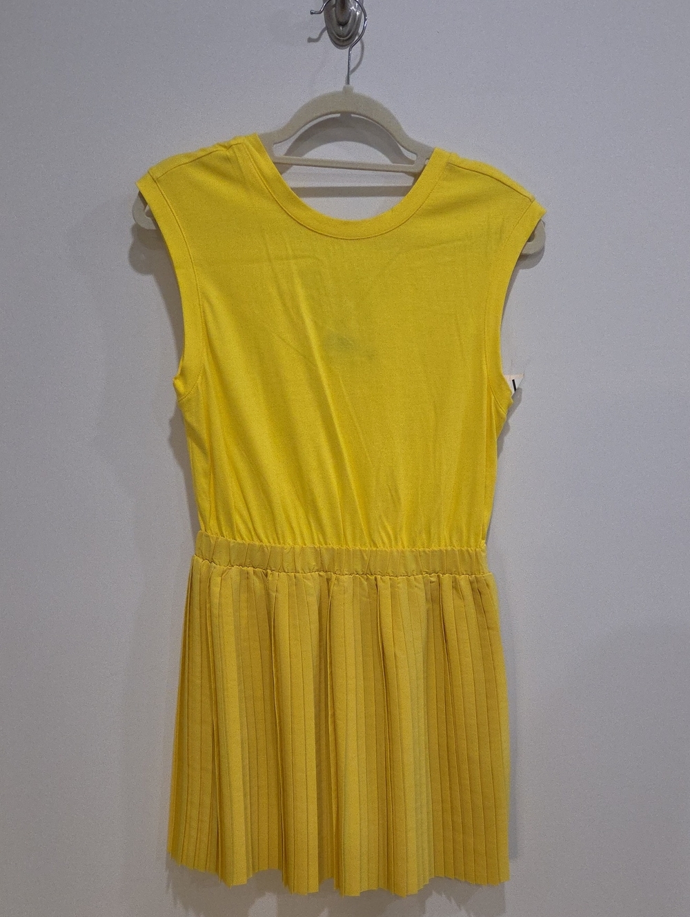 NWT kate spade Bright Yellow Sleeveless Pleated Dress Size Medium